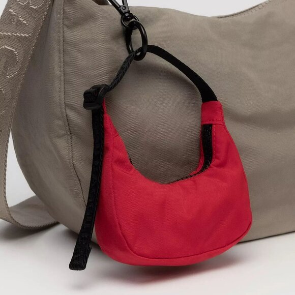 NWT Baggu Crescent Bag Charm - Candy Apple - Picture 3 of 4